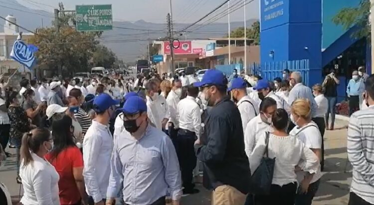 Hacen PAN y PRI sus «fiestas Covid» en los registros