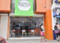 Por bajas ventas, restaurantes de Victoria también regalan comida
