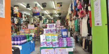 Abren más comercios en Victoria, a pesar de la pandemia