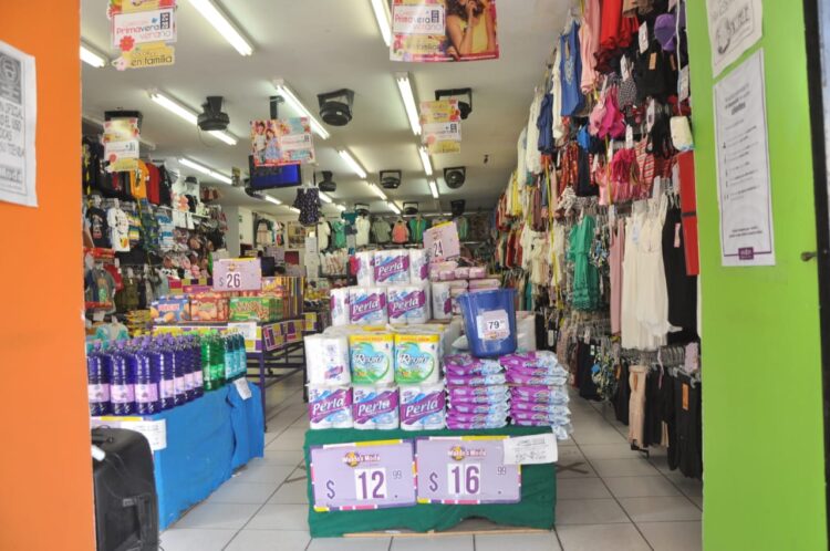 Abren más comercios en Victoria, a pesar de la pandemia