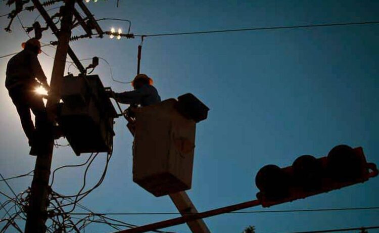 Exige senador a CFE garantizar suministro eléctrico sin interrupciones