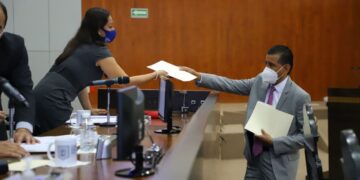 Exigen entregar en Tamaulipas 100 mil computadoras a niños pobres