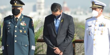 Advierte Cabeza de Vaca persecución en su contra