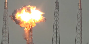 Cohete de SpaceX explotó durante el aterrizaje