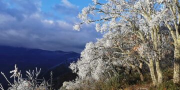 En Victoria, se pinta de blanco el Mirador Altas Cumbres