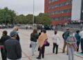 Obligan a adultos mayores a fila de cuatro horas para cobrar pensión en Tamaulipas