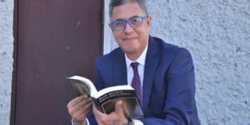 Enrique Jonguitud presentó su libro “Los días donde no estamos”