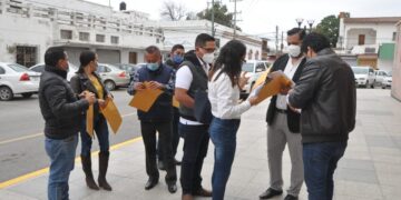 Piden maestros pago al gobernador de Tamaulipas