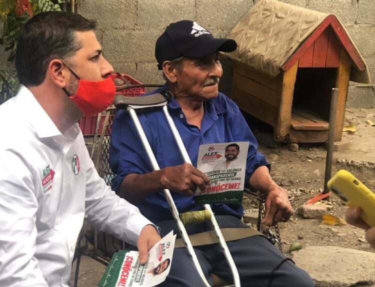 Recorre, escucha y dialoga Alex Montoya con victorenses
