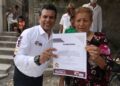 Intensifica Lalo Gattás  acercamiento con gente  de colonias populares