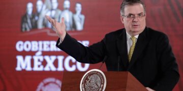 El canciller Ebrard viajará a China y Rusia para asegurar el envío de vacunas