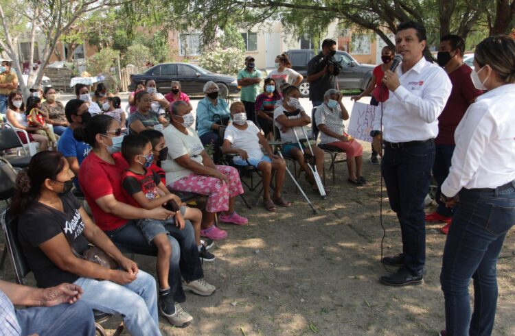 Dará Lalo Gattás certeza jurídica a familias asentadas en predios irregulares