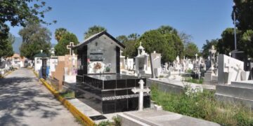 Cementerios de Victoria ¿Abiertos en el Día de las Madres?