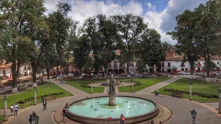 Pátzcuaro, donde se conjunta la vida moderna con tradiciones de los pueblos