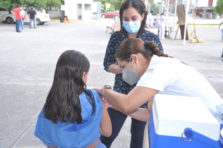 Vacunan a niños contra el Sarampión en Ciudad Victoria