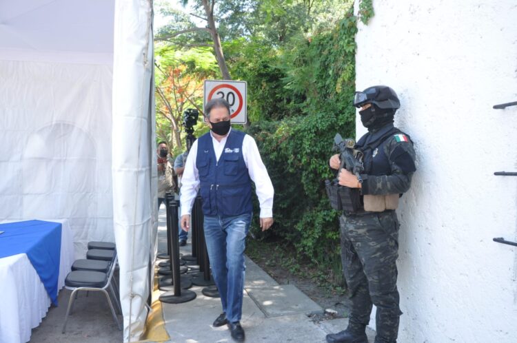 Se reúne gabinete de Cabeza de Vaca en casa de Gobierno