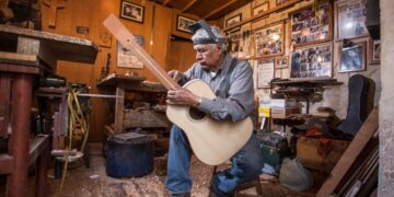 Paracho de Verduzco, capital mundial de la guitarra