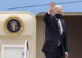 Biden visitará el jueves el sitio del derrumbe en Miami