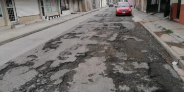 Calles reparadas por Comapa ya están destrozadas
