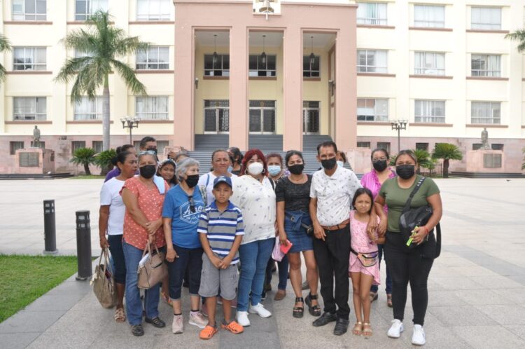 En Tamaulipas, pagan becas escolares con cheques sin fondo