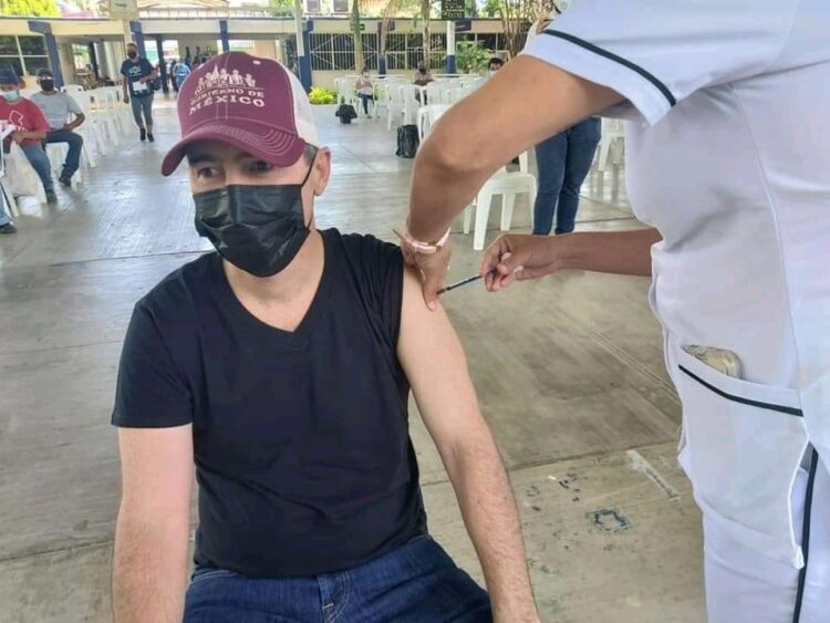 Vacunan al superdelegado de Tamaulipas