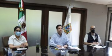Sigue Cabeza de Vaca con su agenda desde Casa de Gobierno