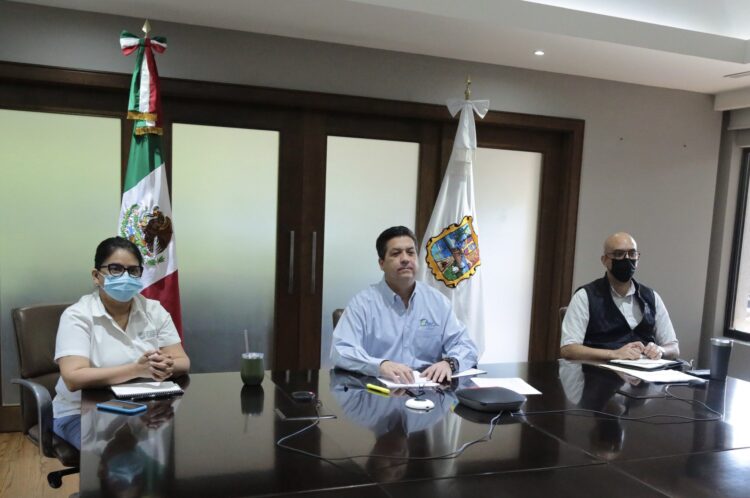 Sigue Cabeza de Vaca con su agenda desde Casa de Gobierno