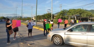 Bloquean carretera en Ciudad Victoria por falta de agua