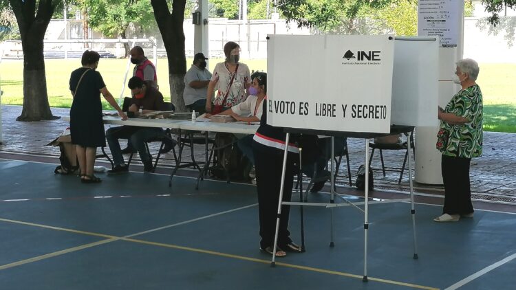 Terminan votaciones, inicia conteo de votos