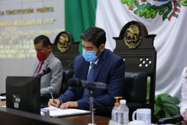 En Tamaulipas, aprueban diputados capacitar a adultos mayores en el uso del Facebook