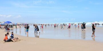65 mil regios y otros turistas llenan playas de Tamaulipas al iniciar el  verano