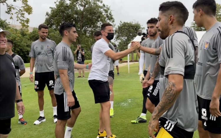 Florian Thauvin tiene su primera práctica con los Tigres
