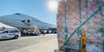 COVID-19: Llegan a México un millón 585 mil vacunas Pfizer y Sinovac