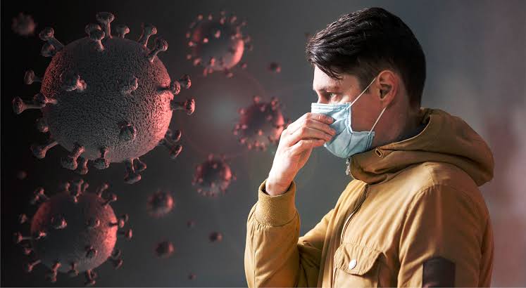 Superar COVID-19 reduce el riesgo de reinfección por varios meses