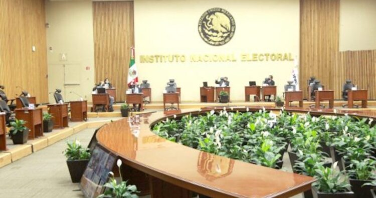 Sigue la pugna entre MORENA y el INE