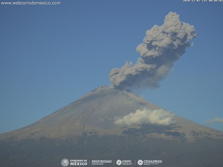 Actividad del volcán Popocatépetl pone en alerta a Protección Civil