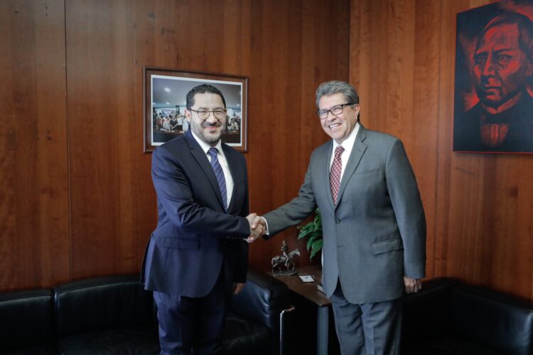 Advierte Ricardo Monreal que será candidato por MORENA o por otro partido