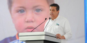 «Ya no saben que inventar» dice Cabeza de Vaca a Santiago Nieto