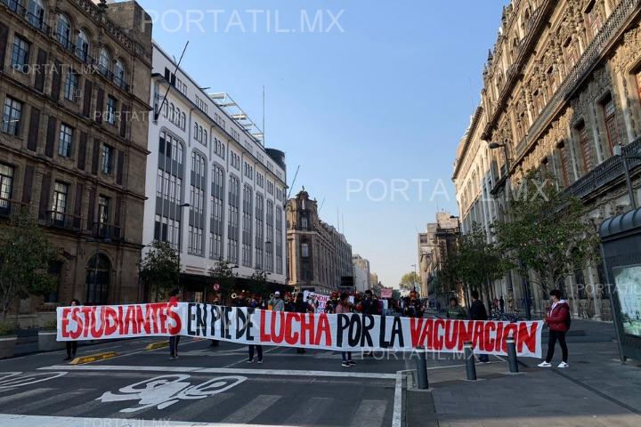 Anuncian estudiantes de México una marcha por vacunas el 6 de julio