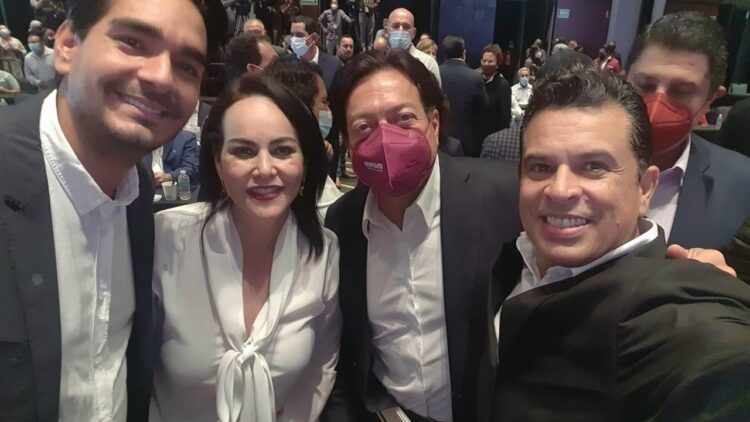 Firma Lalo Gattás Carta Compromiso para gobernar con principios de Morena