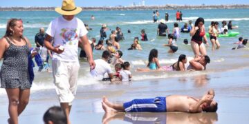 Una playa de Tamaulipas recibe 80 mil turistas en una semana