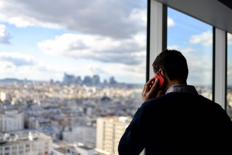 Encuentran números telefónicos de México en lista de software espía Pegasus