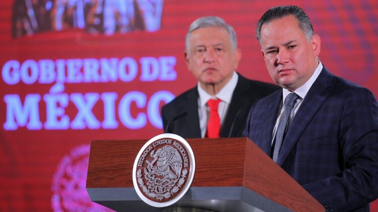 Santiago Nieto denunciará a primo de Cabeza de Vaca por desvíos en la UAT