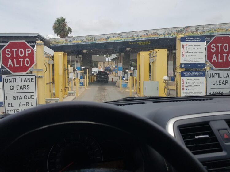 Continuará cerrada frontera entre México y Estados Unidos