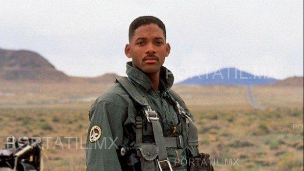 Agradecen a Will Smith por haber salvado a la Tierra de invasión alien