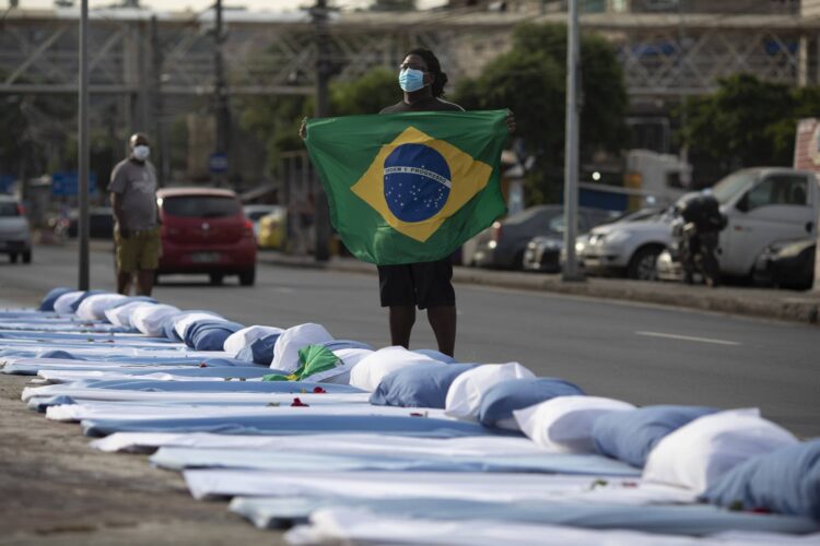 Supera Brasil las 550 mil muertes por Covid-19