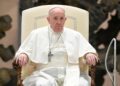 Papa Francisco pasará cuatro días más internado
