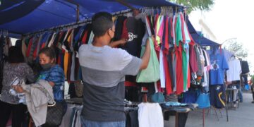 Aumenta vigilancia en los tianguis de Victoria para evitar contagios
