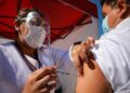 Lanzan en Chiapas campaña de vacunación 3×2 contra el COVID-19