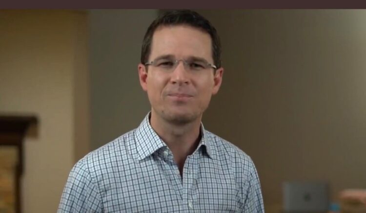 Ricardo Anaya se va de México, acusa persecución de AMLO